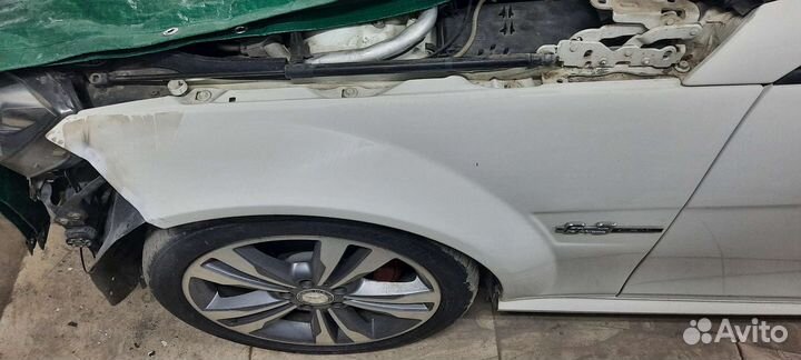 Крылья мерседес w204 6.3 amg