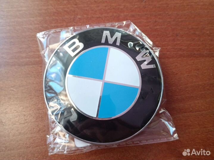 Эмблема bmw на капот