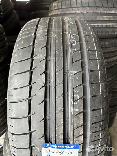 Triangle Sports TH201 255/40 R20