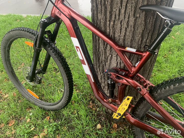 Велосипед GT Sensor