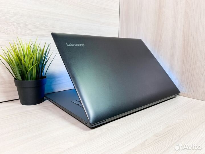 Ноутбук Lenovo 17.3