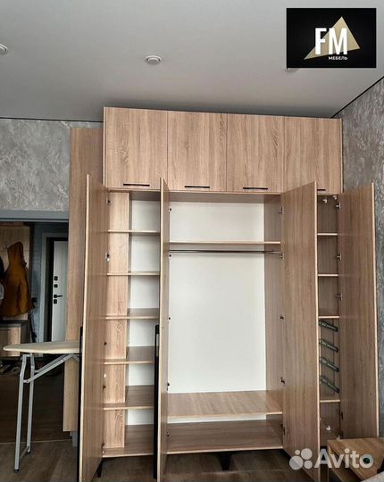 Шкаф с зеркалом