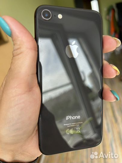Телефон iPhone 8 64 gb