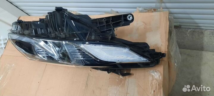 Фара П. Toyota Camry 70/2017