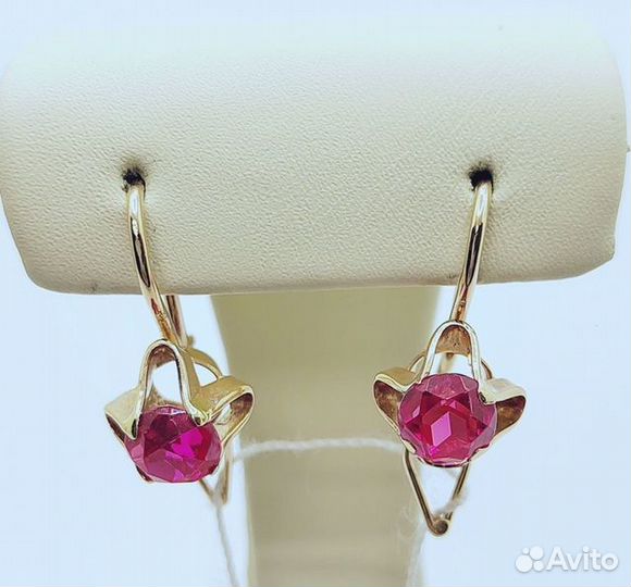 Серьги с синтетическим камнем Золото