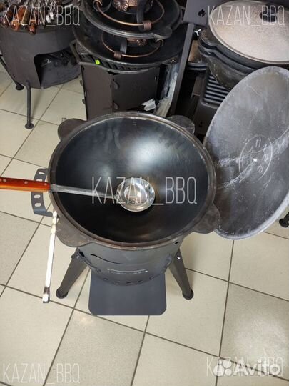 Казан чугунный 12 литров. Комплект