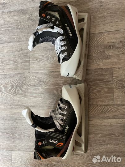 Вратарские коньки Bauer pro
