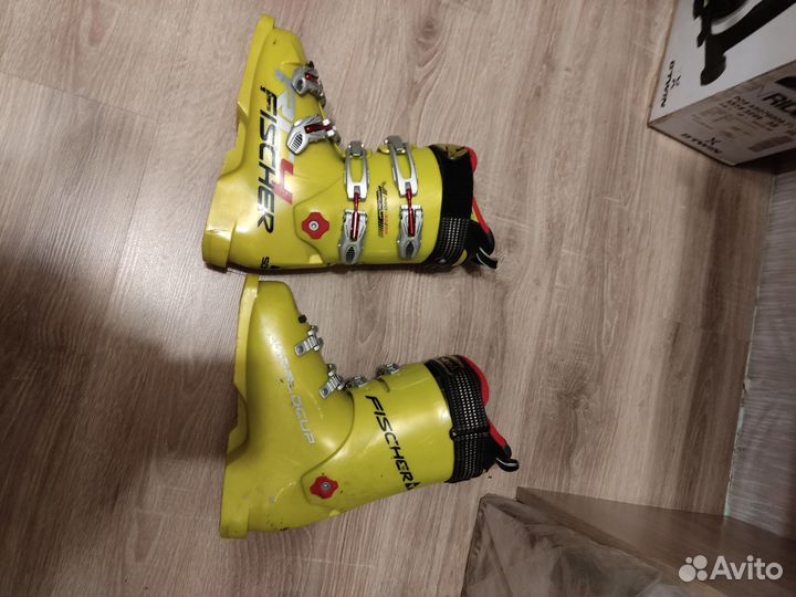 Горнолыжные ботинки fischer worldcup размер 25.5