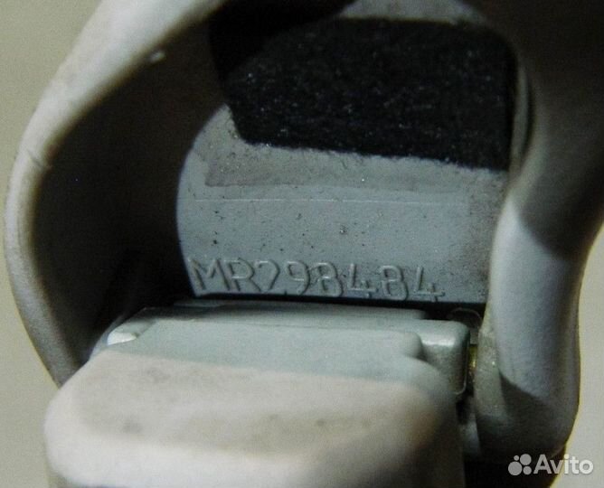 Ручка потолочная Mitsubishi Carisma