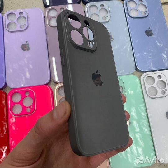 Стеклянные чехлы на iPhone