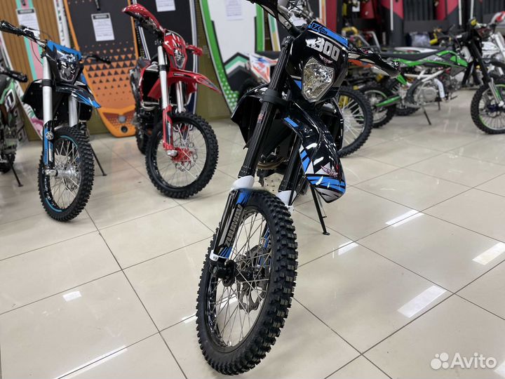 Мотоцикл эндуро Zuumav FX NC300 (CR300NC) Витрина