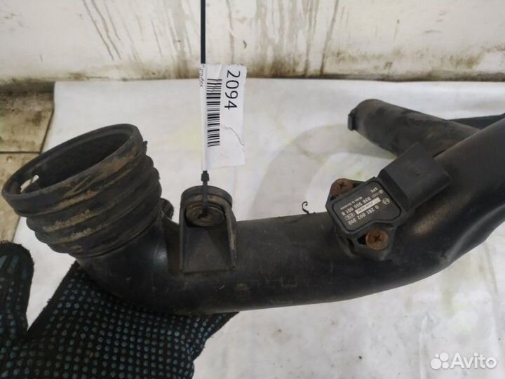 Патрубок интеркулера Volkswagen Golf 5 1