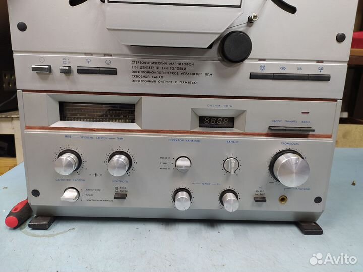 Катушечный магнитофон.Санда 012