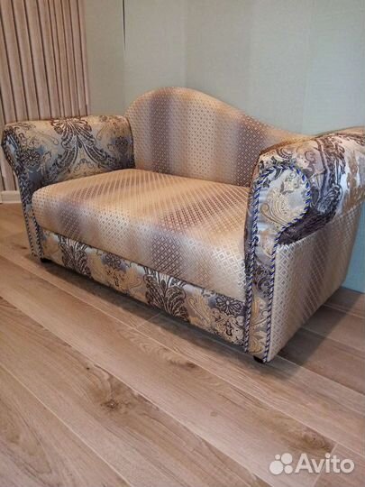 Диванчик для домашнего питомца, диван-лежак