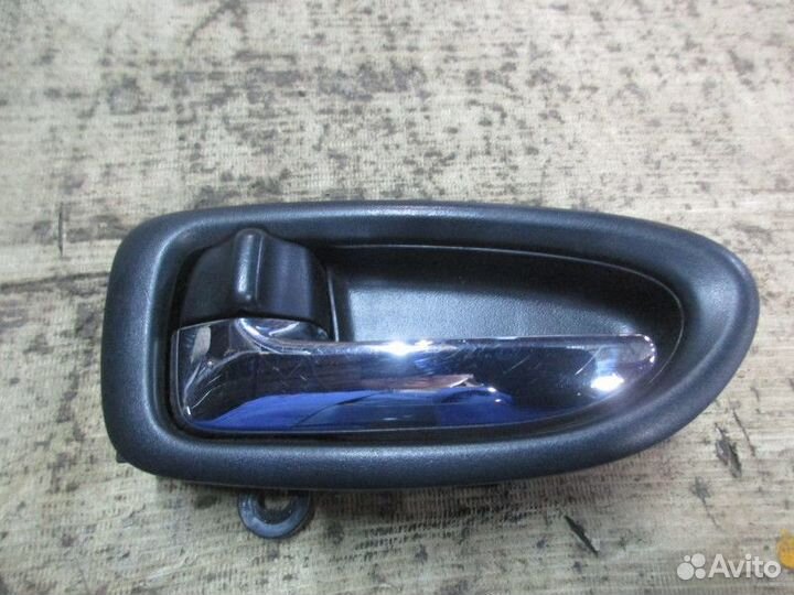Ручка внутренняя двери левая Nissan Almera (G15) 2