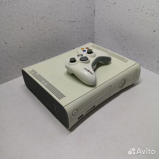 Игровая приставка Microsoft Xbox 360
