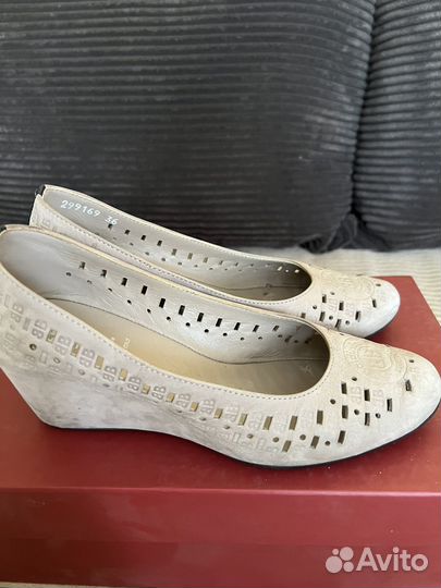 Замшевые туфли