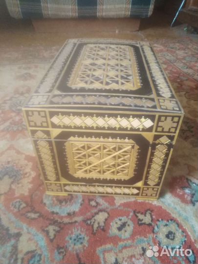Шкатулка старинная, лорец
