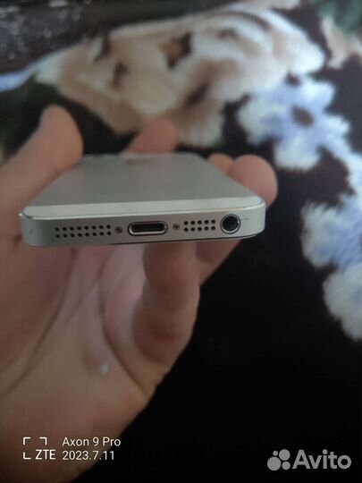 Телефон iPhone 5s