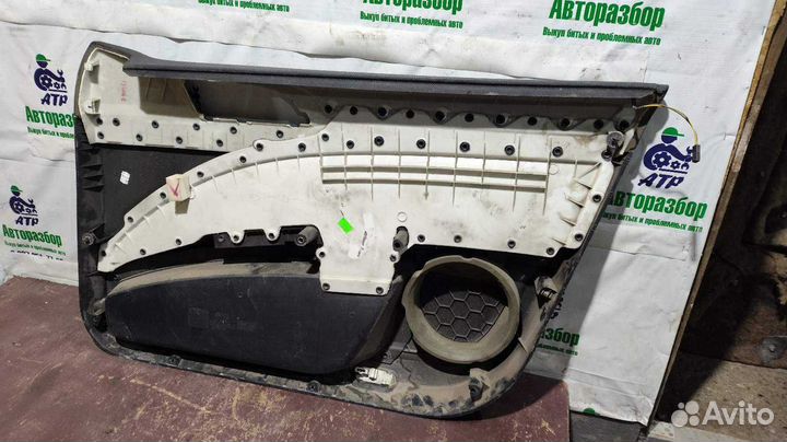 Обшивка двери передней левой Skoda Superb 2