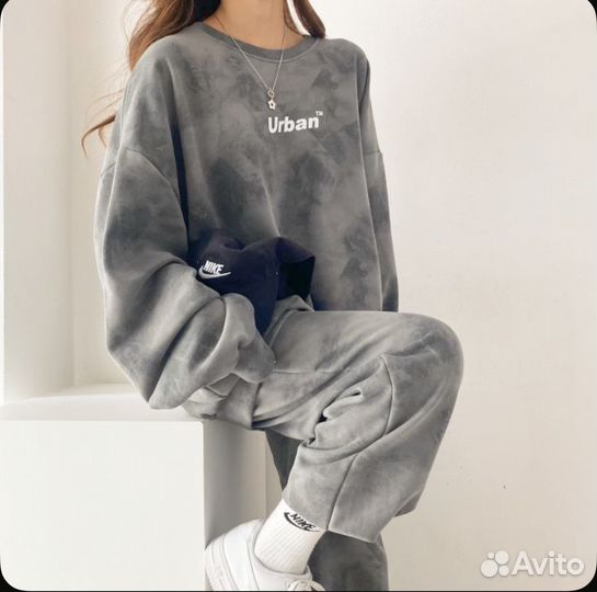 Спортивный костюм женский