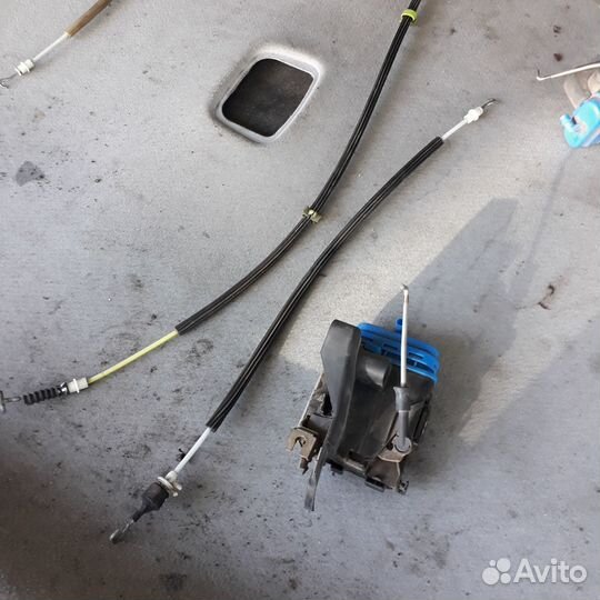 Замок задний двери левый правый Ауди А4Б5