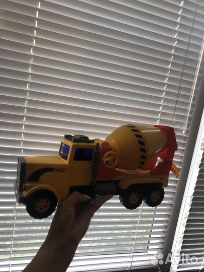 Машинка бетономешалка