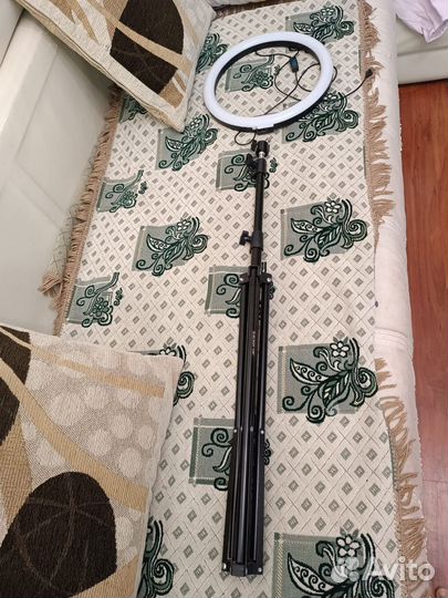 Кольцевая лампа со штативом