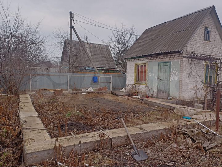 Дача 20 м² на участке 8 сот.