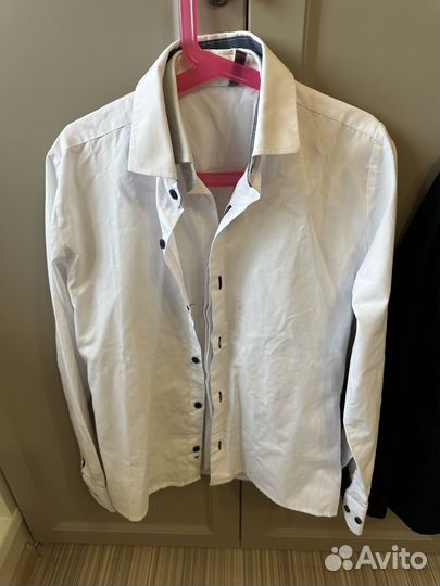 Школьный костюм 140-146, две рубашки и водолазка