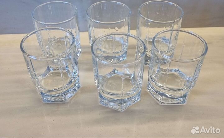 Набор бокалов и рюмок