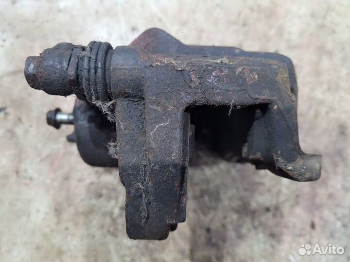 Суппорт Nissan Qashqai J10 HR16 2011