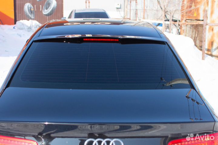 Спойлер на заднее стекло Audi A4 B8