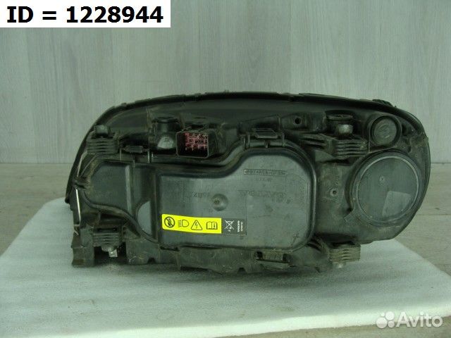 Фара правая Volvo XC70