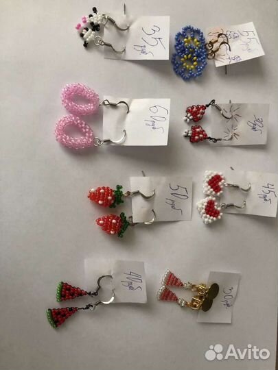 Украшения и игрушки из бисера