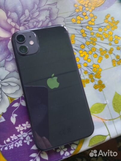 iPhone 11, 64 ГБ