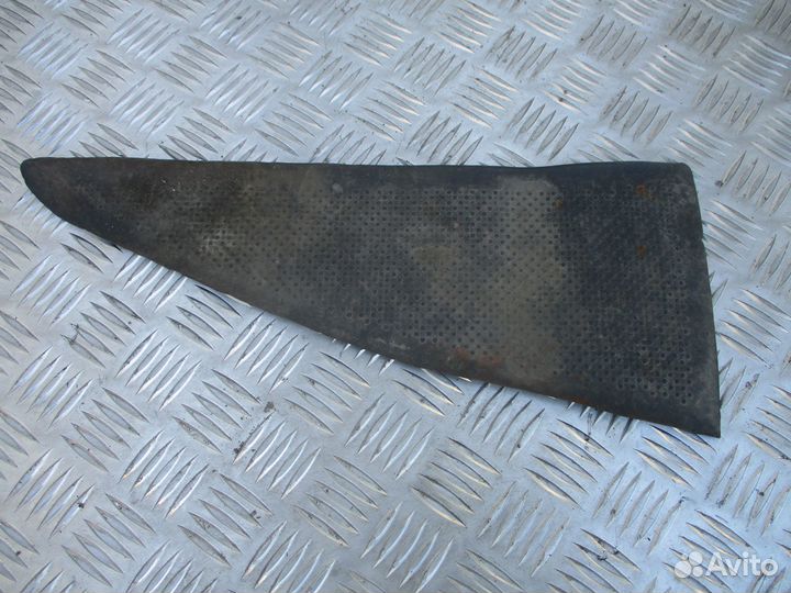 Коврик вещевого ящика правый Mercedes-Benz A940689