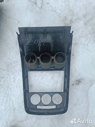 Накладка центаральной консоли Mazda cx7