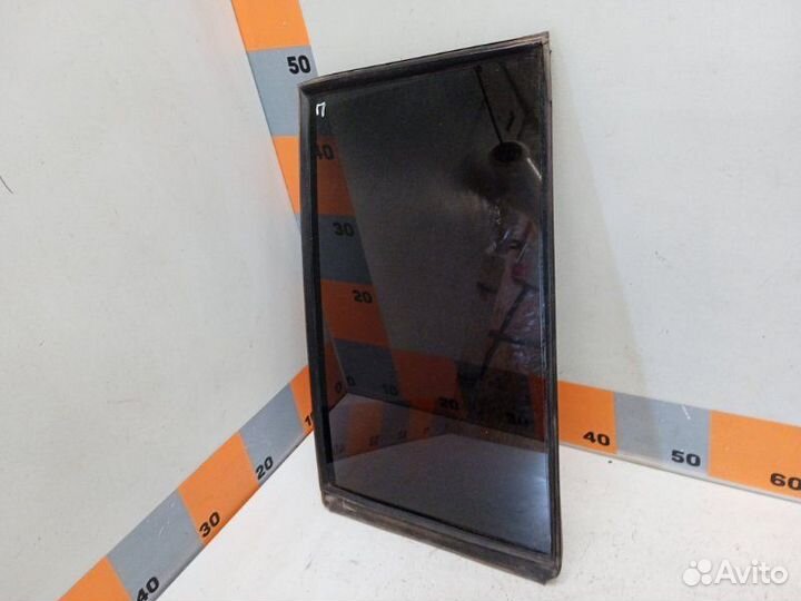 Стекло двери задней правой Mitsubishi Pajero 3 3.5