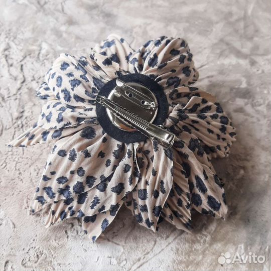 Брошь большая Астра Леопард