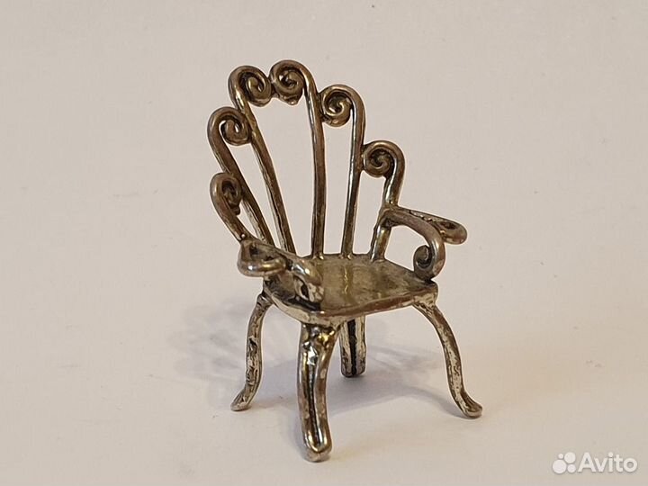 Статуэтка - миниатюра 