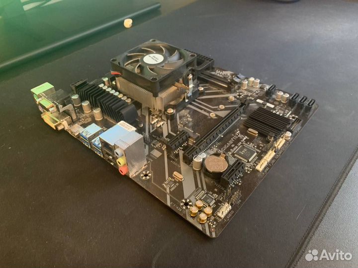 Материнская плата + процессор Athlon 200GE