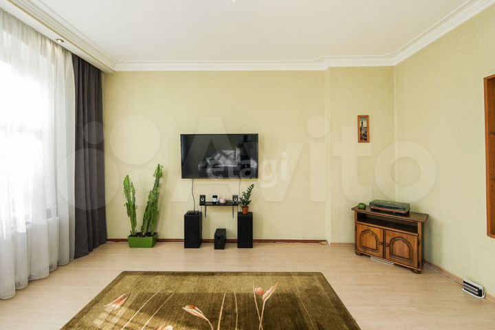 2-к. квартира, 55,4 м², 1/3 эт.