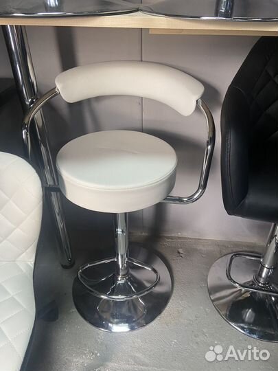 Барный стул для бровиста