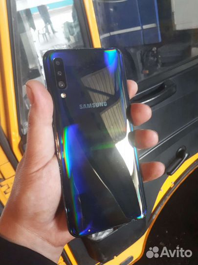 Samsung Galaxy A50, 4/64 ГБ