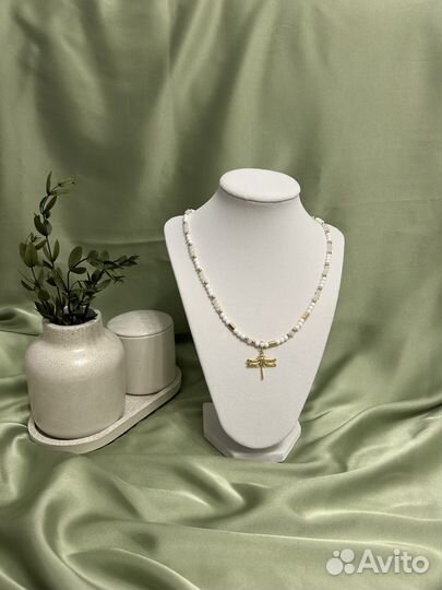 Чокер из белого агата