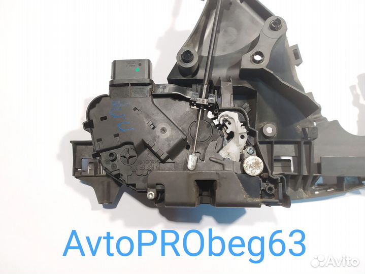 Замок передней правой двери на Volvo S40