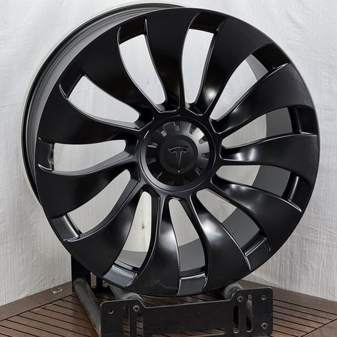 Литые диски Tesla 10.5×R21 5×114.3