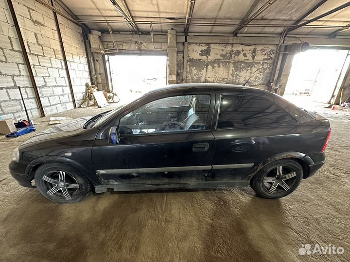 В разборе Opel Astra, 2000 г.в., 1,6 Z16XE