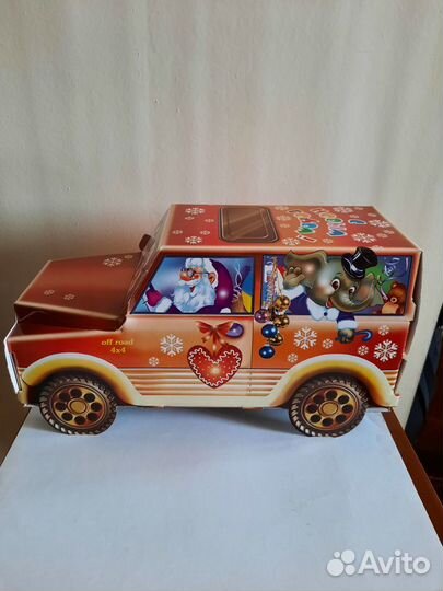 Коробка подарочная новогодняя